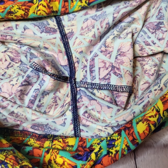 LuLaRoe Tall and Curvy Leggings - Floral Geometric Print - EUC - Picture 4 of 10